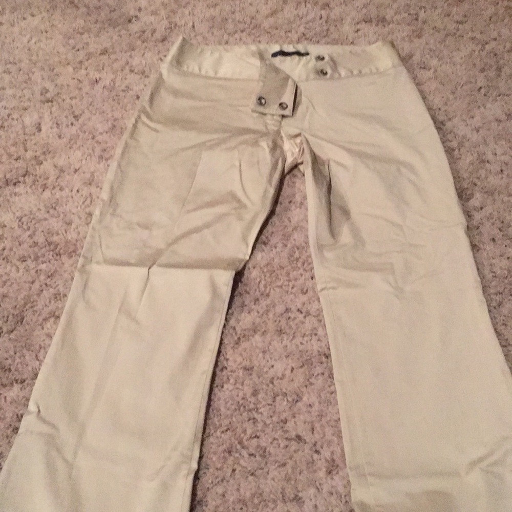 NWOT Guess cream slacks size 2